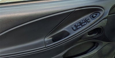 2004 Ford Mustang V6 Deluxe