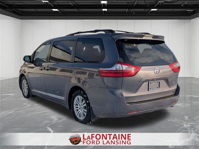 2017 Toyota Sienna XLE