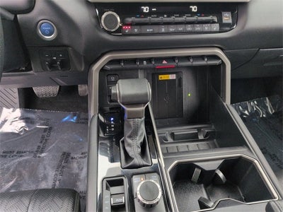 2024 Toyota Tundra Hybrid Limited One owner