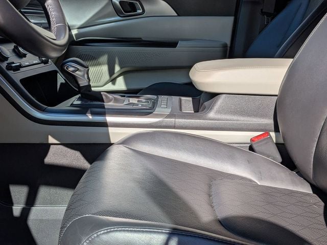 2023 Kia Carnival LX Seat Package