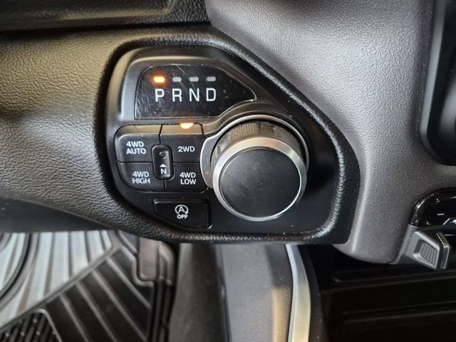2020 RAM 1500 Big Horn Crew Cab 4x4 5'7" Box