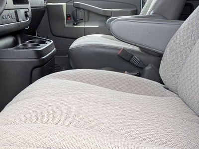 2024 Chevrolet Express Passenger 3500 1LT