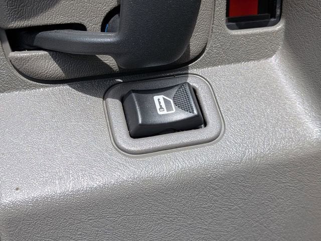 2024 Chevrolet Express Passenger 3500 1LT