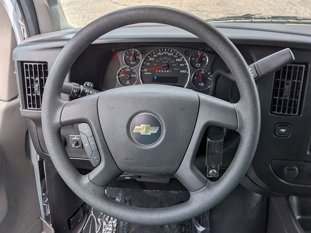 2024 Chevrolet Express Passenger 3500 1LT