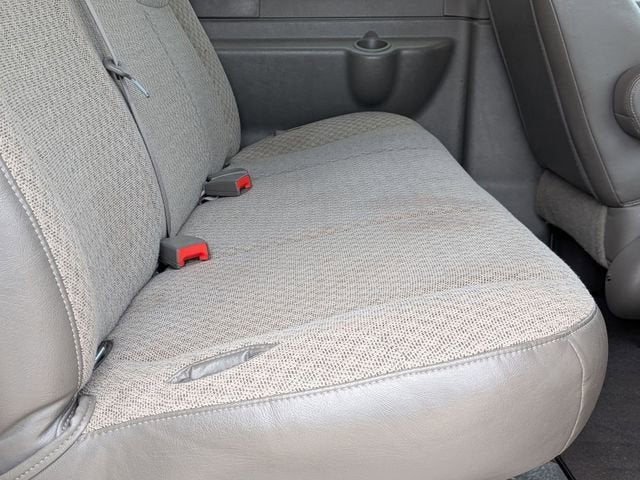2024 Chevrolet Express Passenger 3500 1LT