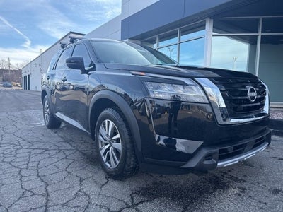 2023 Nissan Pathfinder SL 4WD