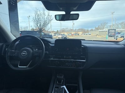 2023 Nissan Pathfinder SL 4WD