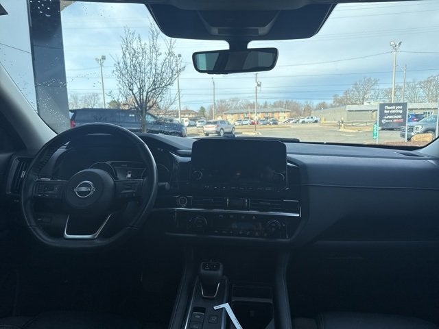 2023 Nissan Pathfinder SL 4WD