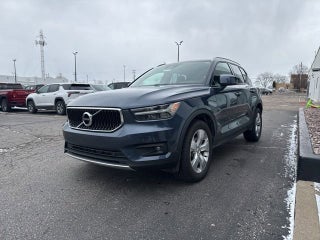 2021 Volvo XC40 T5 Momentum