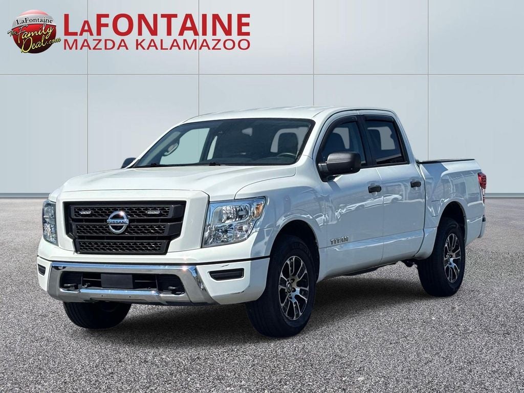 2022 Nissan Titan SV