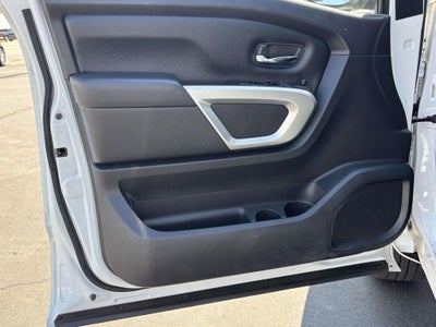 2022 Nissan Titan SV