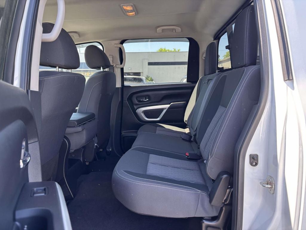 2022 Nissan Titan SV