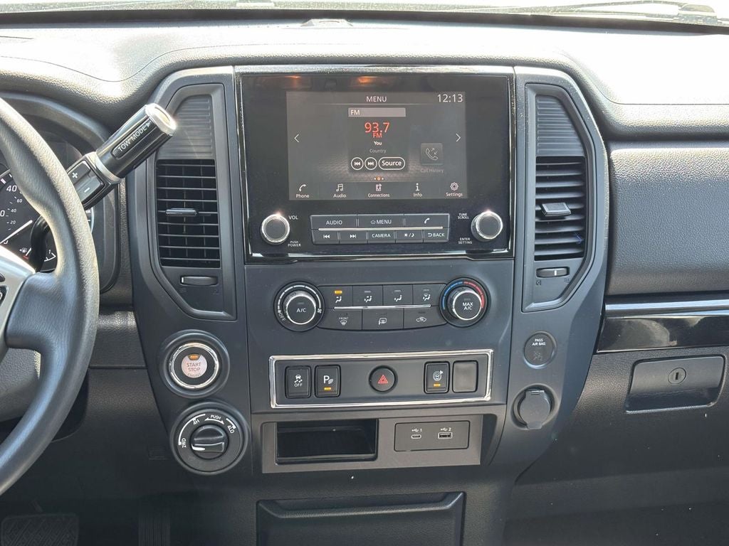 2022 Nissan Titan SV