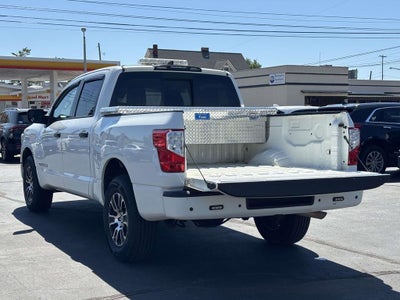 2022 Nissan Titan SV