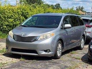 2013 Toyota Sienna XLE 8 Passenger
