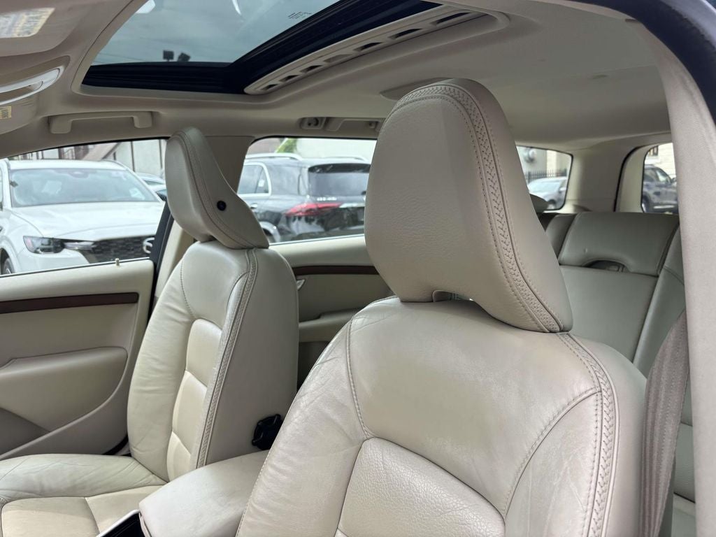2010 Volvo XC70 3.2