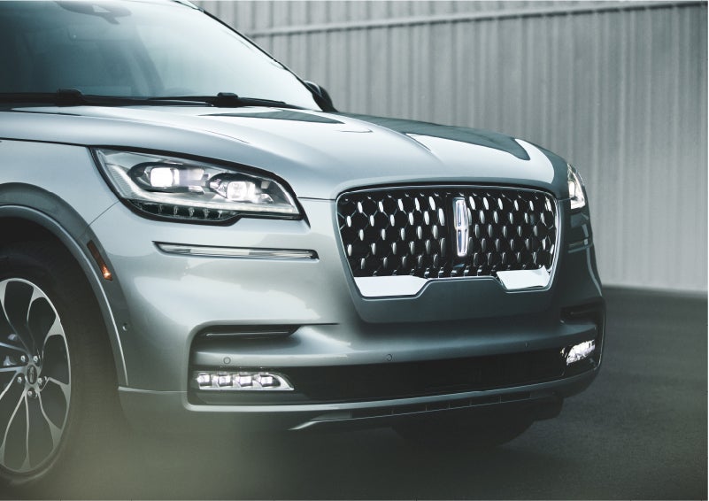 The available adaptive pixel LED headlamps of the 2023 Lincoln Aviator® SUV activated | LaFontaine Lincoln Grand Rapids in Grand Rapids MI
