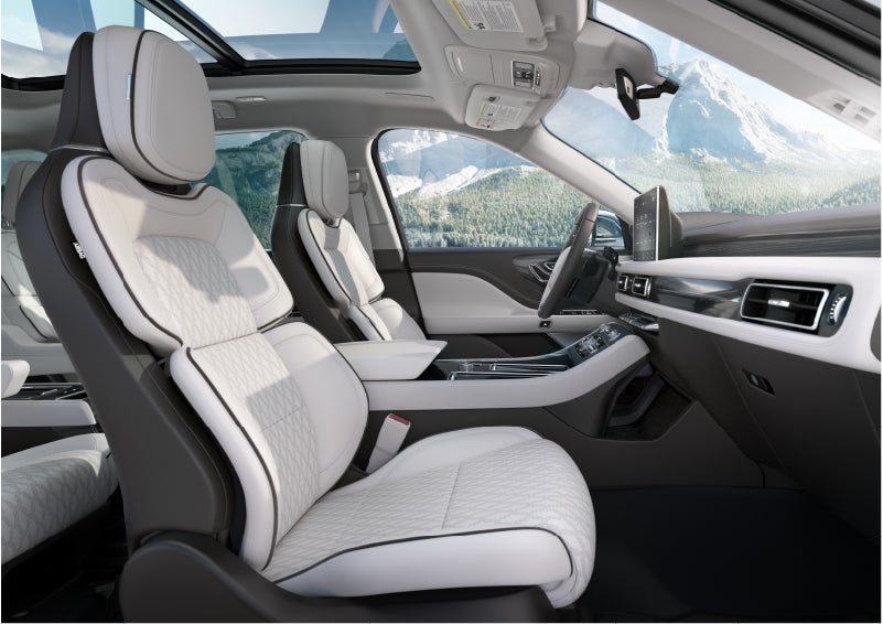 The interior of a Lincoln Aviator® Black Label model is shown in the Chalet theme | LaFontaine Lincoln Grand Rapids in Grand Rapids MI