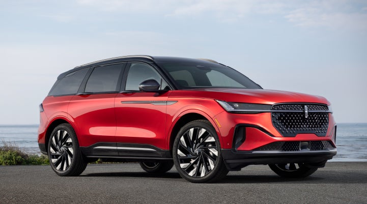 A 2024 Lincoln Nautilus® Reserve model is shown with the stylish available Jet Appearance Package. | LaFontaine Lincoln Grand Rapids in Grand Rapids MI