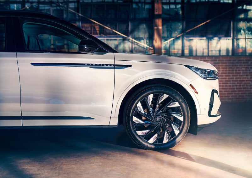 The wheels of the available Jet Appearance Package are highlighted. | LaFontaine Lincoln Grand Rapids in Grand Rapids MI