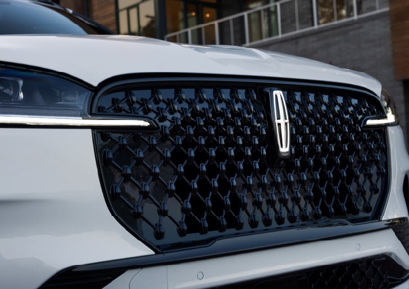 The front grille of a 2026 Lincoln Aviator® SUV is shown. | LaFontaine Lincoln Grand Rapids in Grand Rapids MI