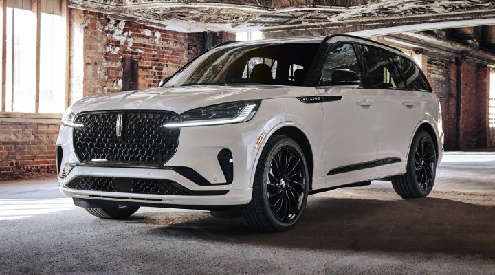 A 2026 Lincoln Aviator® SUV is shown with the available Jet Appearance Package. | LaFontaine Lincoln Grand Rapids in Grand Rapids MI