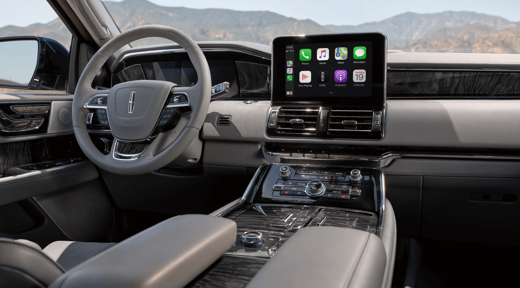 2021 Lincoln Navigato Interior Dashboard Tech