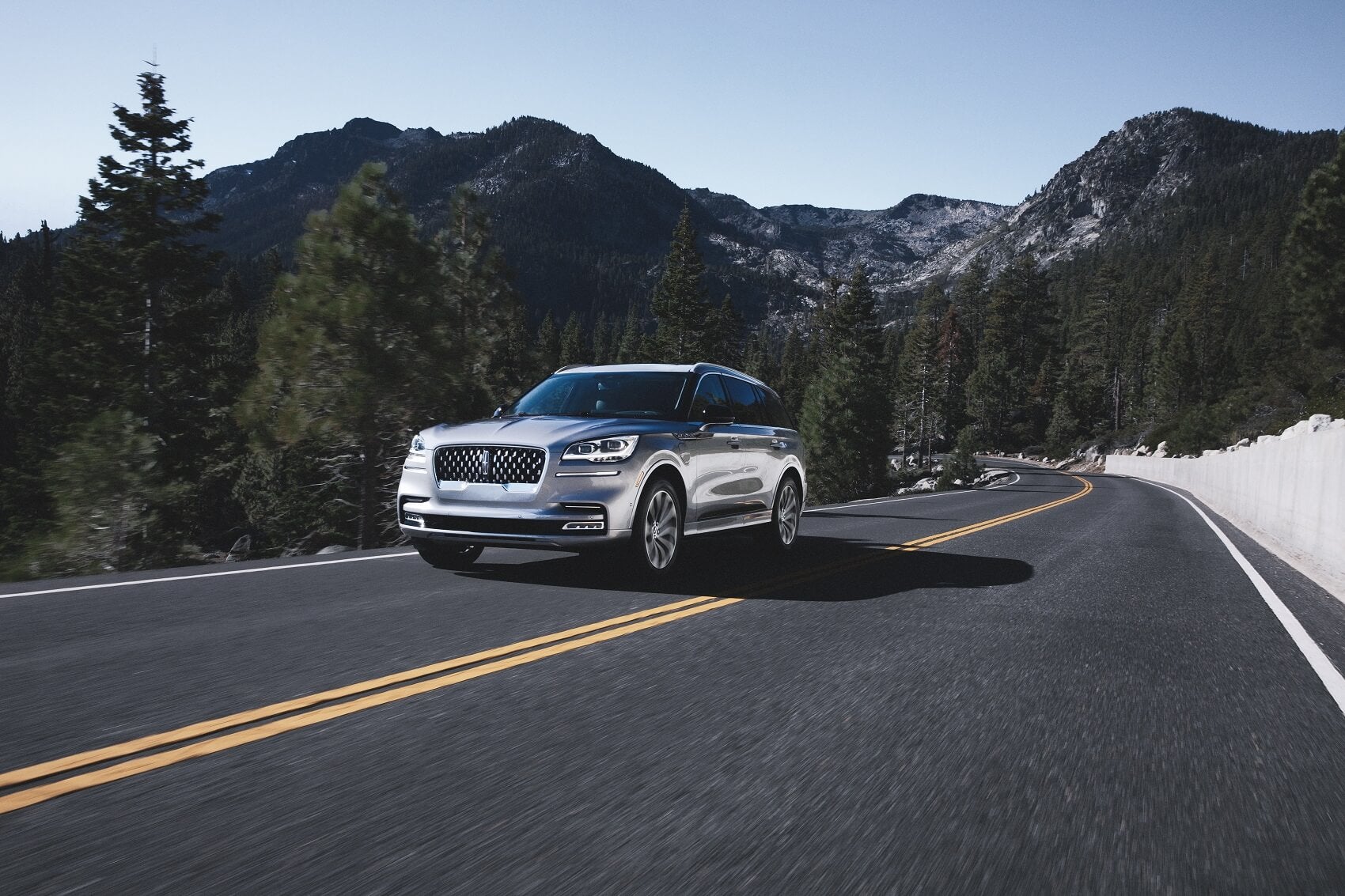 New Lincoln Aviator in the Snow