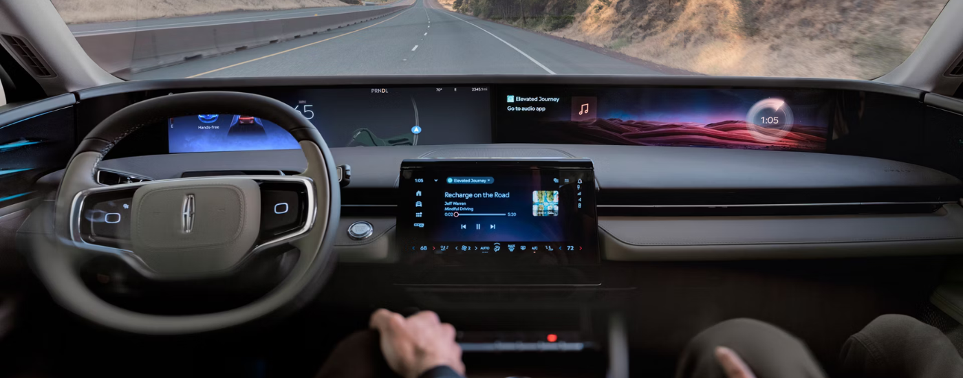 Infotainment system and interior of a 2026 Lincoln Nautilus for sale in Grand Rapids