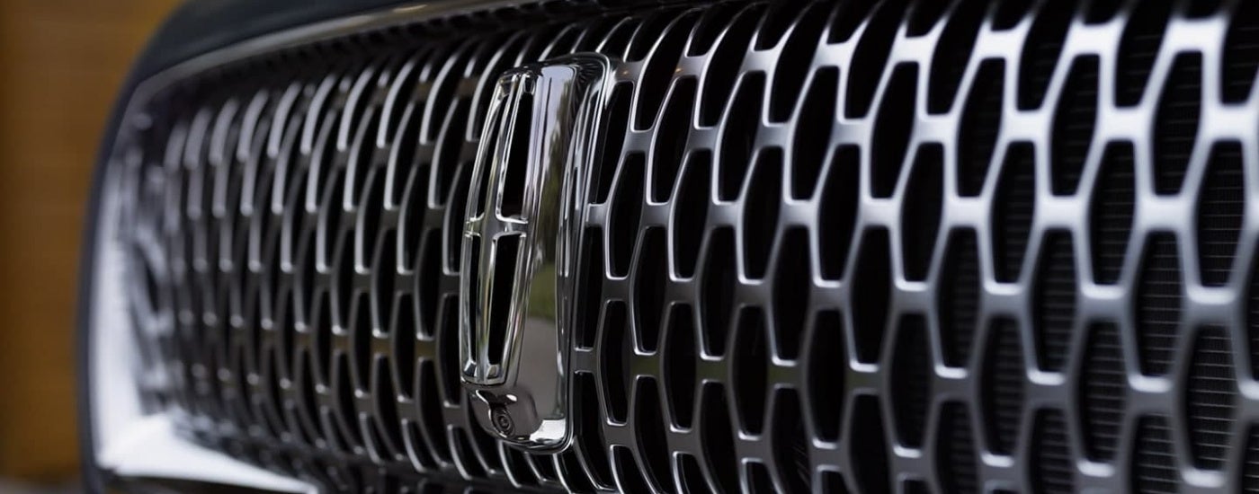 Grille on a black 2023 Lincoln Nautilus